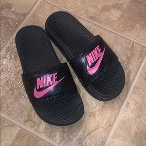Nike slide sandals black pink size 6